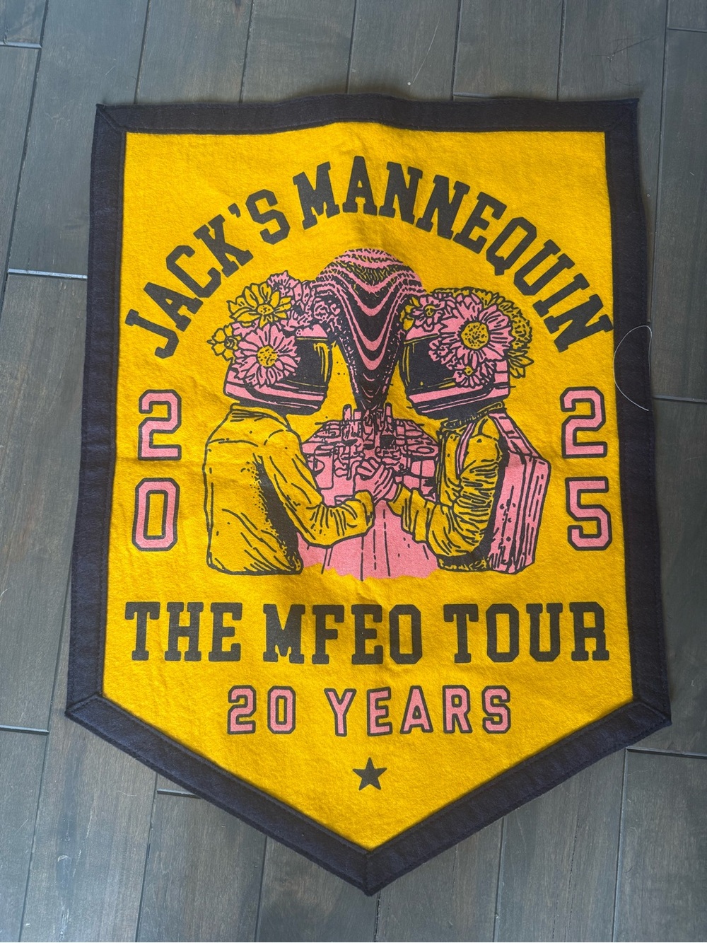 Kids' Yellow Tour Graphic Top